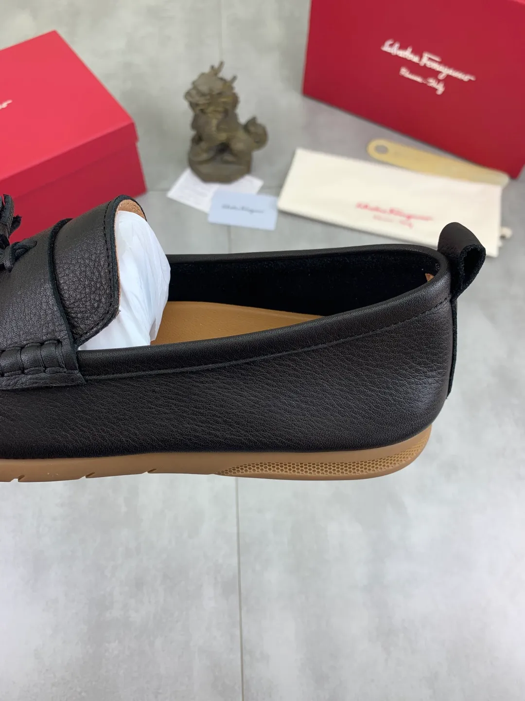 Men's shoes 💰P480 New model [Ferragamo/Ferragamo] Latest model Original imported calfskin, imported pigskin lining + original luxury metal buckle + original rubber outsole Soft and comfortable Size number: 38-44